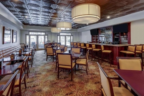 Richmond Inn & Suites, A Trademark Collection Hotel image 7